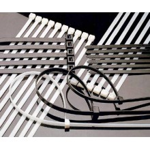 Хомут гибкий 650*(8,8-9) чер. нейл. (100шт в уп.) ИЭК UHH32-D088-650-100 Хомут гибкий 650*(8,8-9) чер. нейл. (100шт в уп.) ИЭК UHH32-D088-650-100