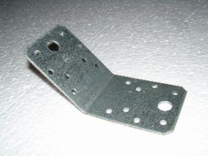 Крепежный уголок под 135 градусов  90x90х65 (KUS 90)